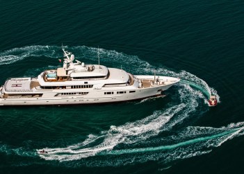 Nomad yacht charter in Genoa