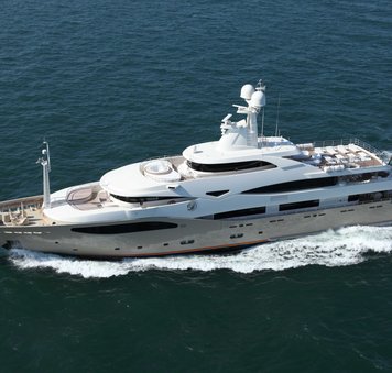 CRN 60 Superyacht LIGHT HOLIC Rejoins Charter Market Under New Name Following Successful Sale