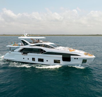 Azimut boat charter VESTA joins Naples yacht charter fleet