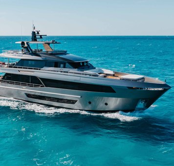  Remaining Availability for Bahamas Yacht Charters: Three Exceptional Yachts for Winter Sun