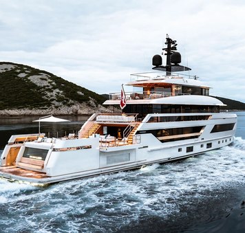 Superyacht LA LA LAND opens winter 2026/2027 Caribbean yacht charter bookings