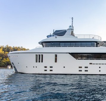 Charter yacht ZEEMAR offers discounted rate for fill the gap Sardinia yacht charter