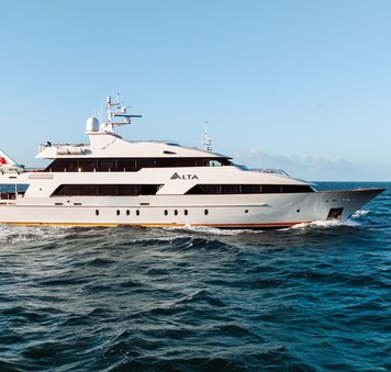 Charter yacht ALTA announces limited Christmas availability in the British Virgin Islands
