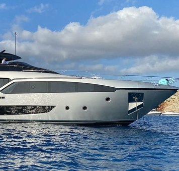 Charter yacht NOI offers 10% off remaining summer availability in the South of France