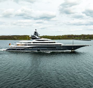 122M Lurssen superyacht KISMET wins Best Charter Yacht at Robb Report Awards in Monaco