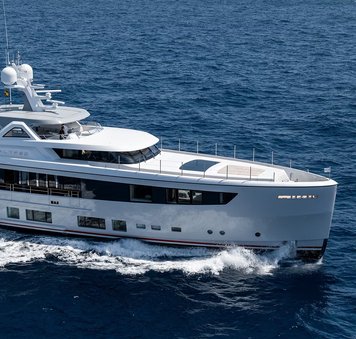 Last chance to charter luxury yacht CALYPSO I in Greece this summer with exclusive Ionian Islands availability