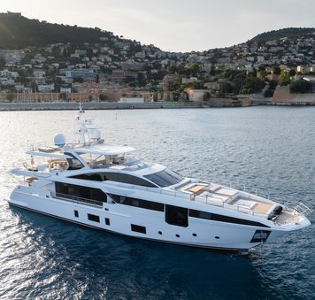 Azimut Superyacht MIKOH Makes Her Debut on the Mediterranean Yacht Charter Market