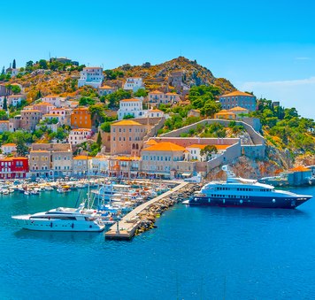 Why December Is the Perfect Time to Book a Summer Yacht Charter