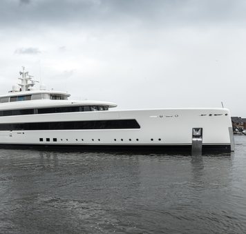 67-meter Feadship yacht Project 823 emerges from her shed