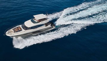 Simull charter yacht