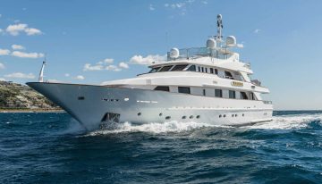 Desamis B charter yacht