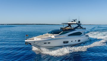 Mozz II charter yacht