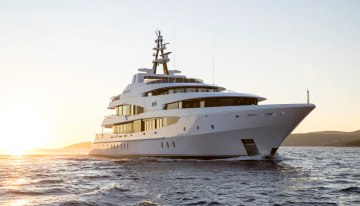 Ludzie charter yacht