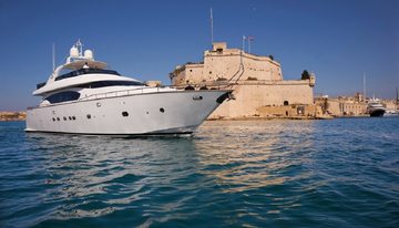 Meme charter yacht