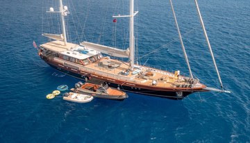 Vay charter yacht