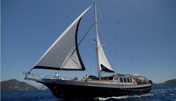 Viva Shira charter yacht