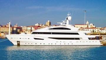 Beatrix charter yacht
