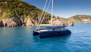 Hu-Lysse charter yacht