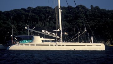 Dream Maldives charter yacht