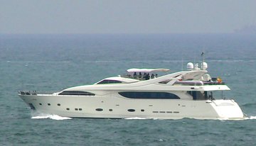Camarik charter yacht