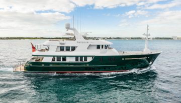 Arya charter yacht