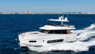 Knot Caught Slippin charter yacht