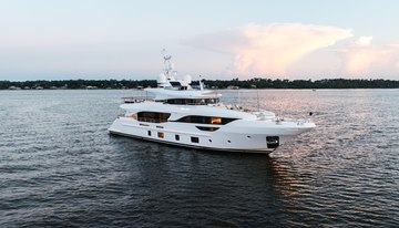 Bella Vita charter yacht