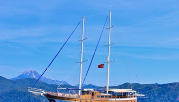 Efe Burak charter yacht