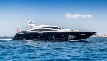 Blade 6 charter yacht