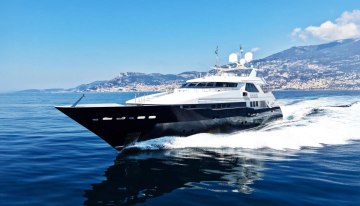 Yami charter yacht