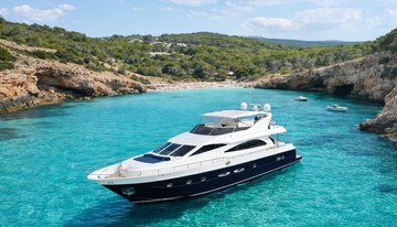 4'TS charter yacht