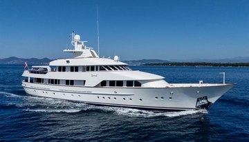Sheergold charter yacht