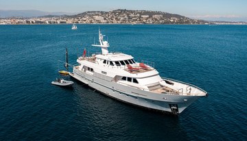 Heliad III charter yacht