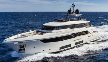 Newal charter yacht