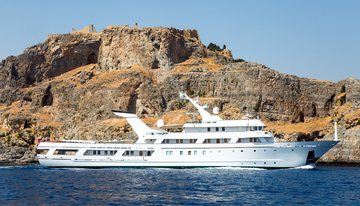 Esmeralda charter yacht
