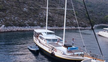 Nautilus charter yacht