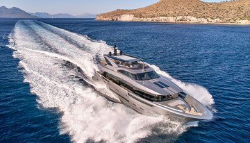 Seammetry charter yacht