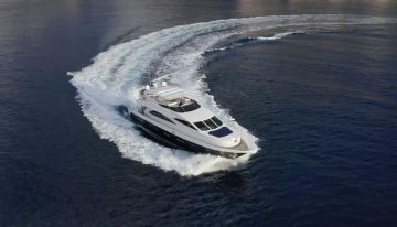 4'TS charter yacht