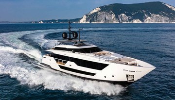 Alvium charter yacht