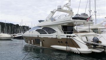 Forever Rosanna charter yacht