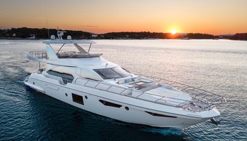 Mineira charter yacht