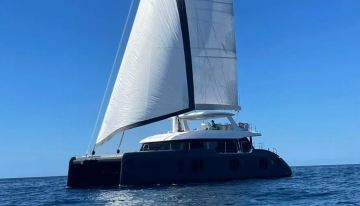 Yolo charter yacht