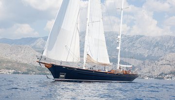 Lauran charter yacht