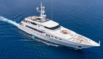 Invader charter yacht