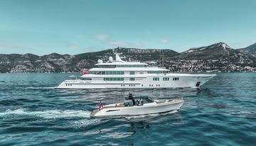 Lady E charter yacht