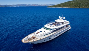 Conte Stefani charter yacht
