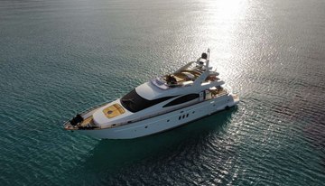 Estia Zeus charter yacht