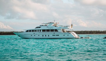 Beachfront charter yacht