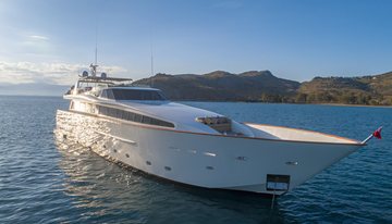 Aquila charter yacht