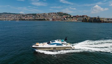 Luce charter yacht